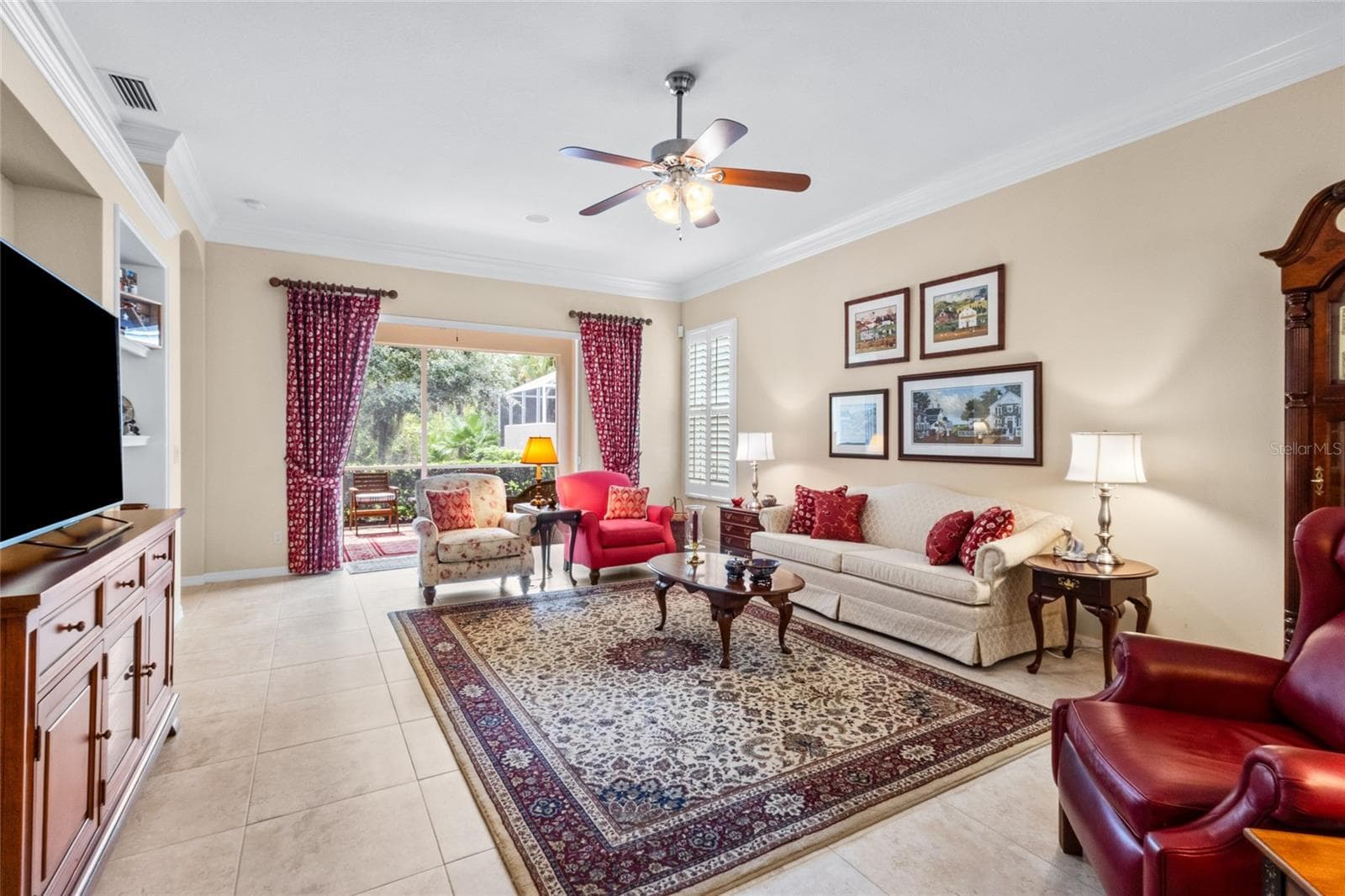 Single Family Residence at 1821 LANCASHIRE DR, VENICE, photo 13 of 63