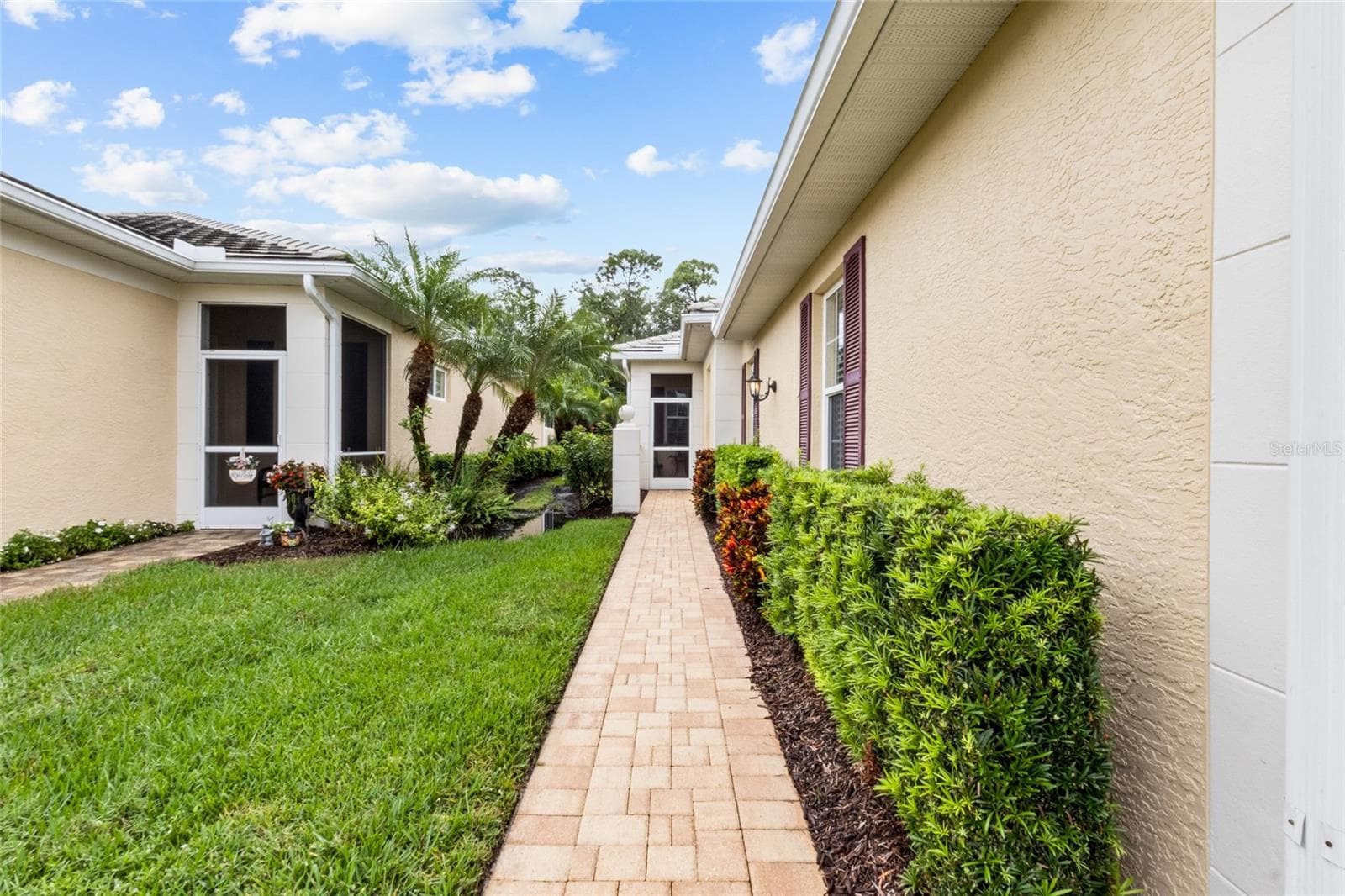 Single Family Residence at 1821 LANCASHIRE DR, VENICE, photo 41 of 63
