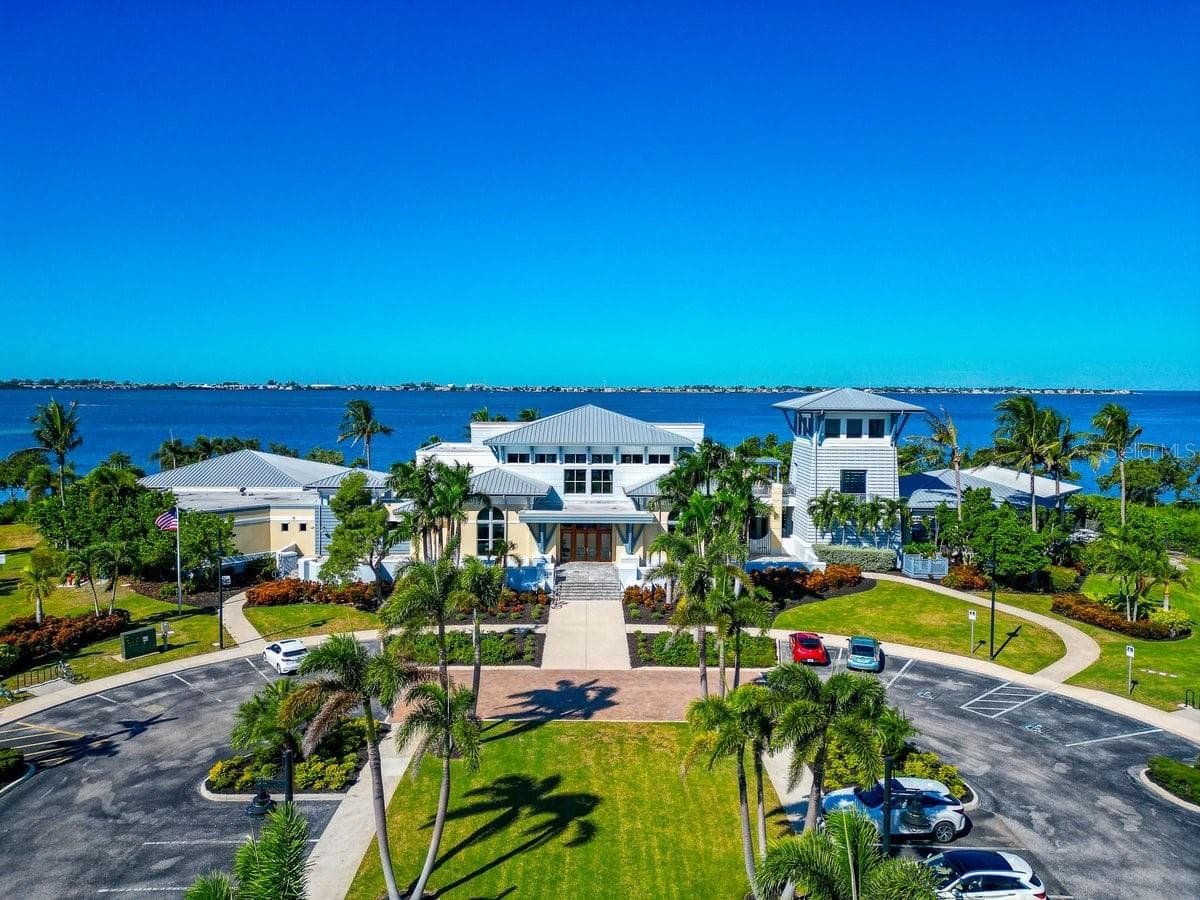 BEACH CLUB - 395 ARUBA CIR #203, BRADENTON