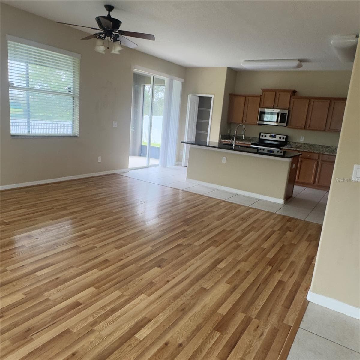 Single Family Residence at 14207 CRAFTSBURY CT, ORLANDO, photo 2 of 10