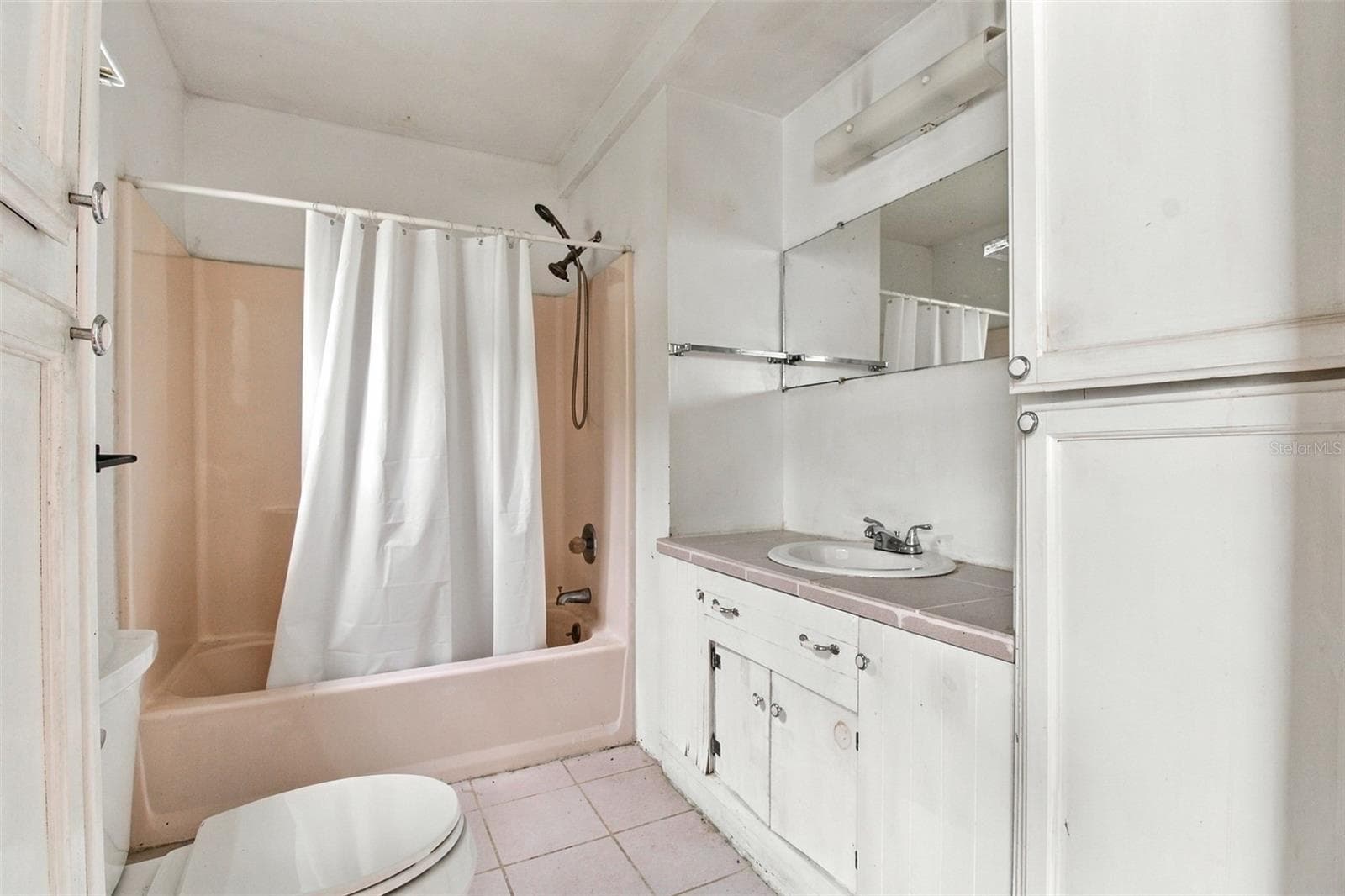 Bathroom 1 - 444 AVENUE I SE, WINTER HAVEN