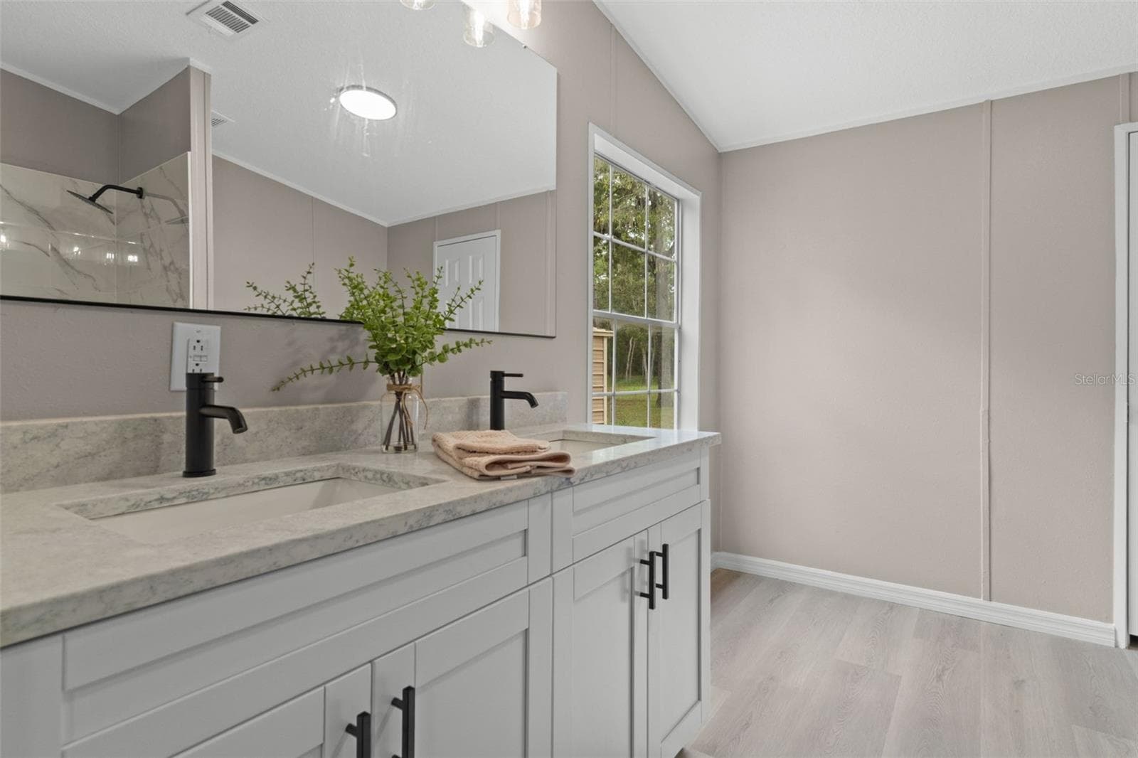 Manufactured Home at 3390 S ACADEMY TER, HOMOSASSA, photo 13 of 47