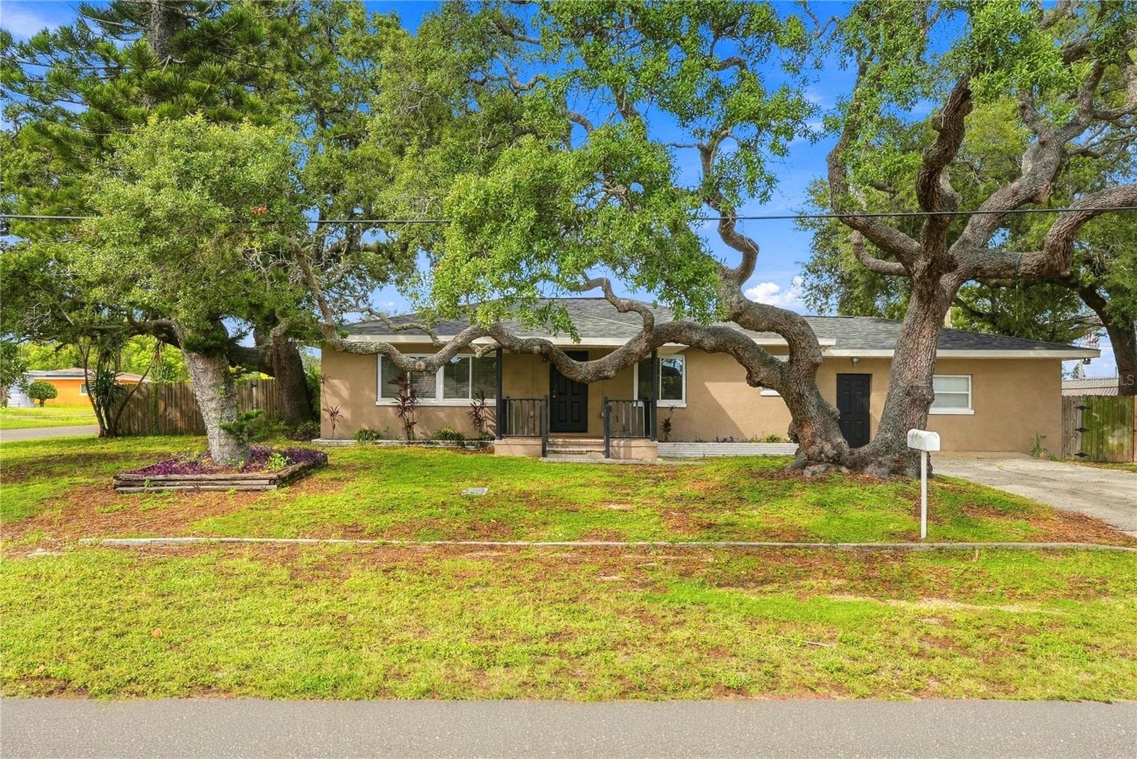 Single Family Residence at 10719 CHEROKEE DR, ST PETERSBURG, photo 2 of 83