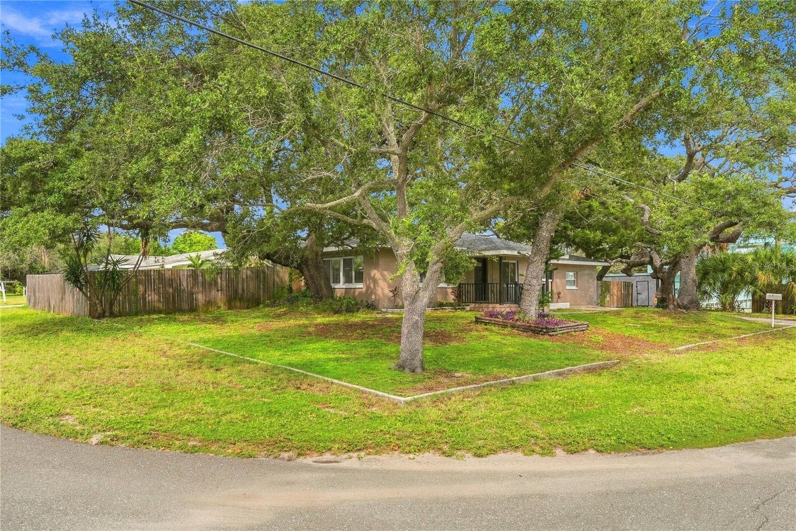Single Family Residence at 10719 CHEROKEE DR, ST PETERSBURG, photo 6 of 83