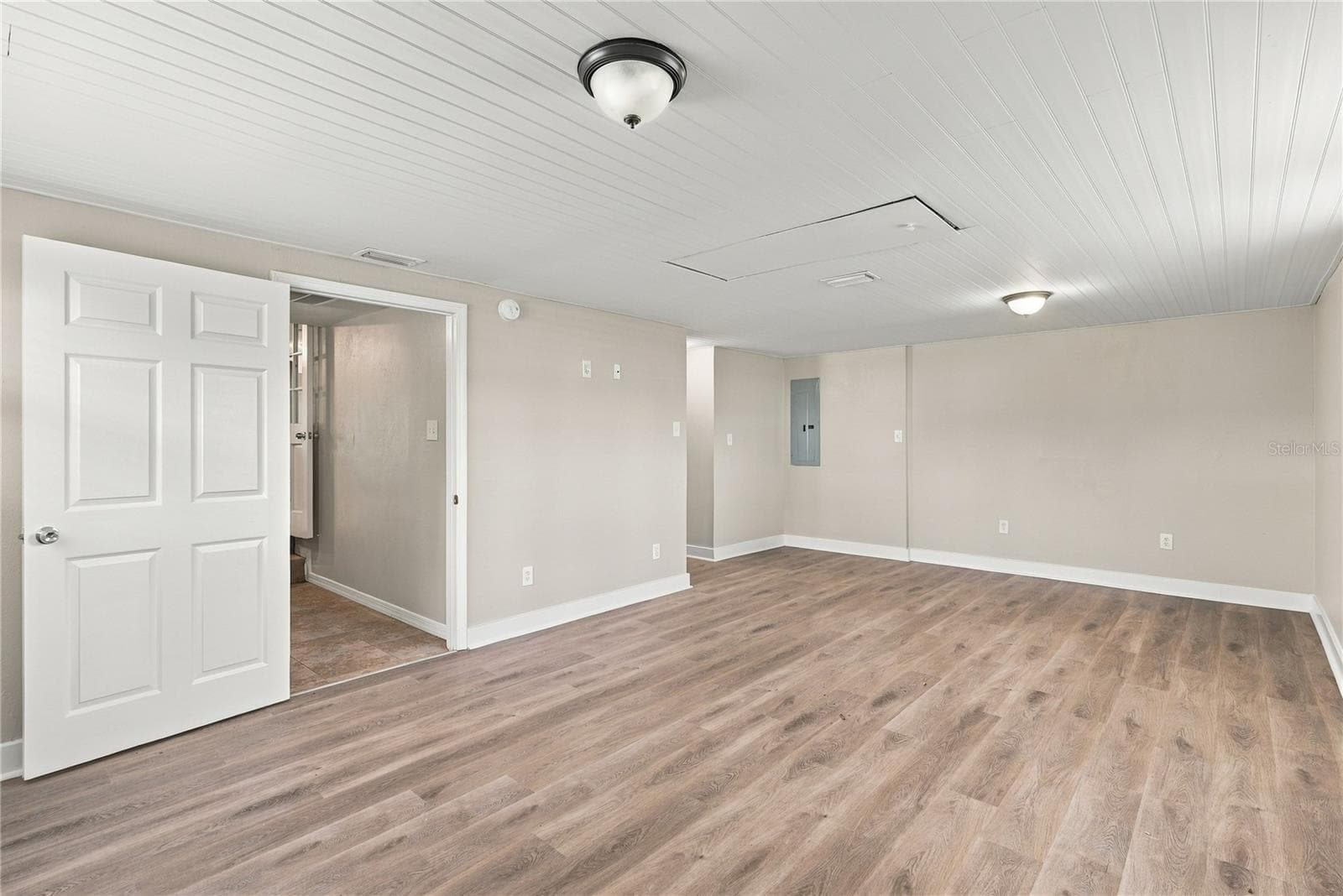 Single Family Residence at 10719 CHEROKEE DR, ST PETERSBURG, photo 44 of 83