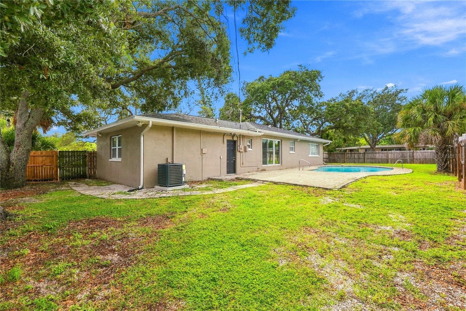 Single Family Residence at 10719 CHEROKEE DR, ST PETERSBURG, photo 78 of 83