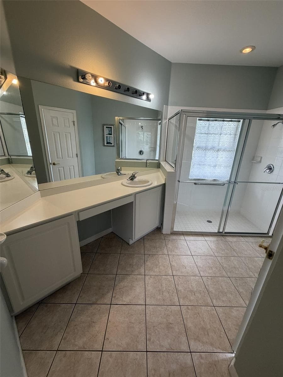 Single Family Residence at 356 LAKE CASSIDY DR, POINCIANA, photo 15 of 19