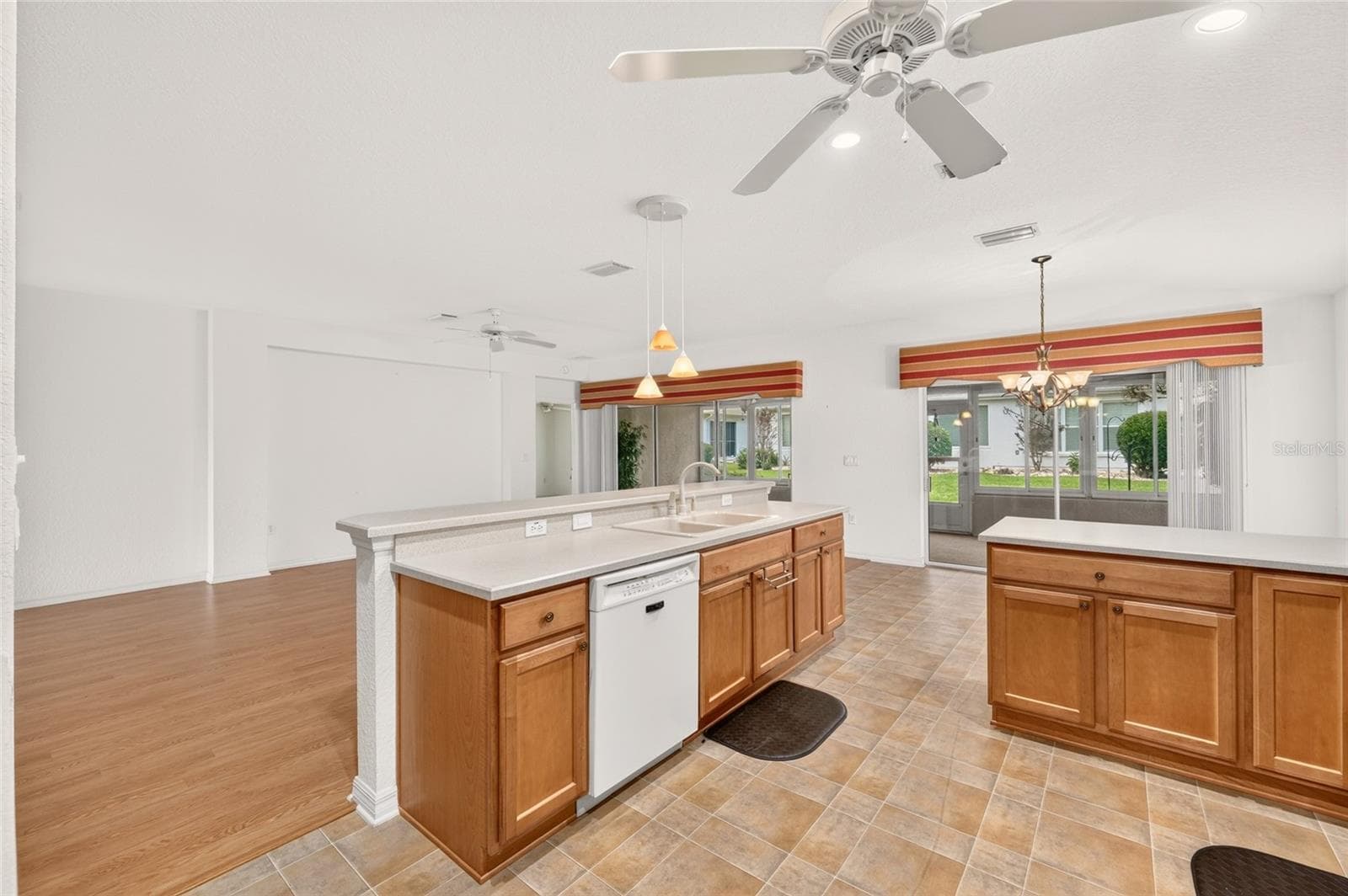 Single Family Residence at 13425 SE 86TH CIR, SUMMERFIELD, photo 17 of 51