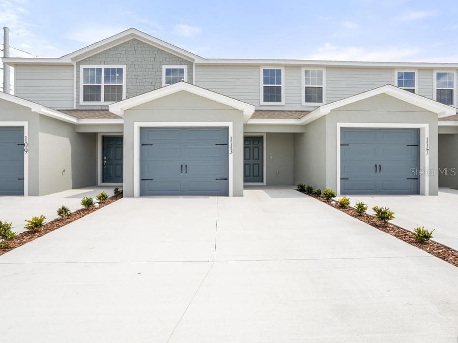 Townhouse at 113 NEMO LN, WINTER HAVEN, photo 2 of 20