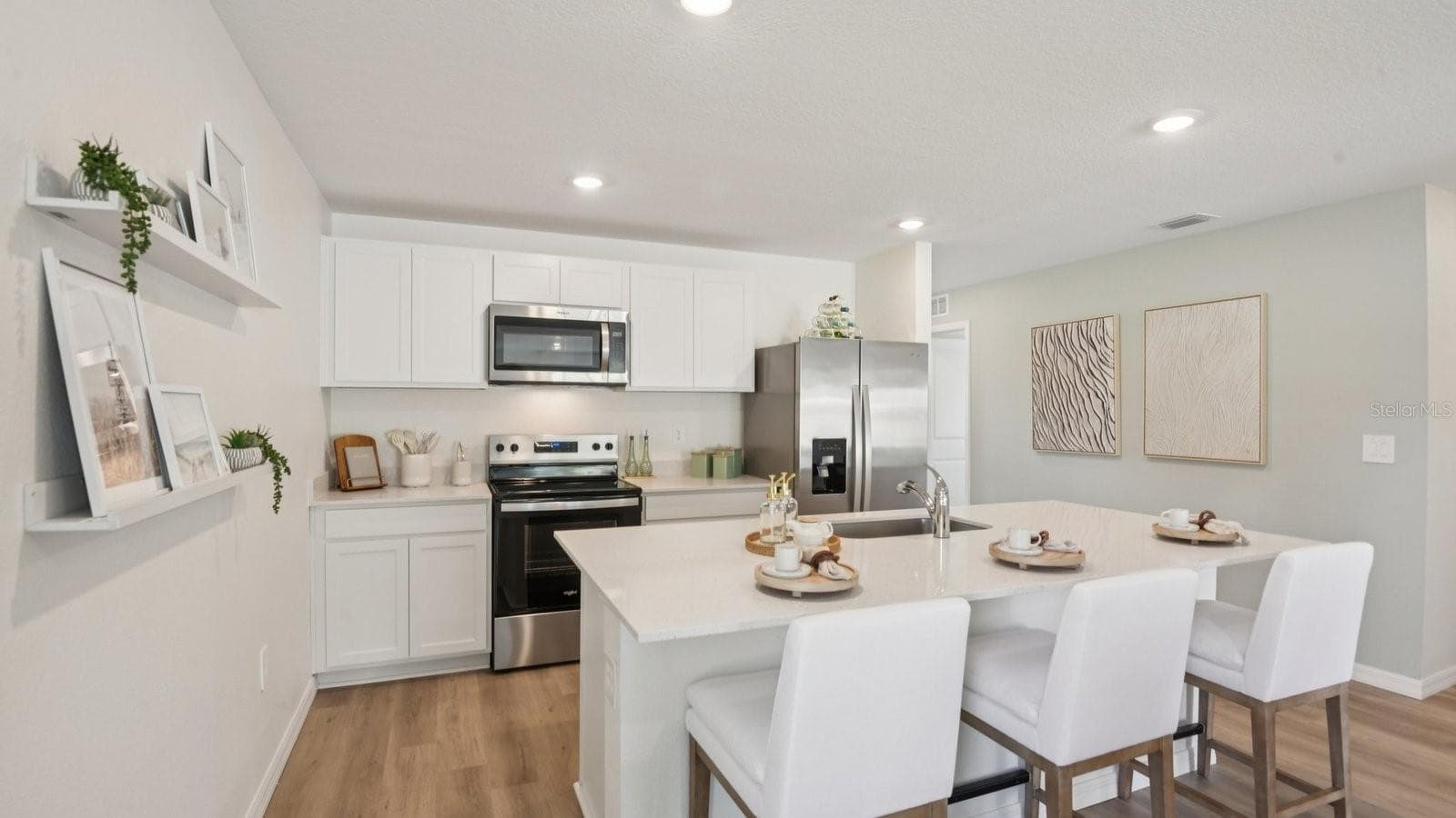 Single Family Residence at 12019 ISLE ROYALE DR, HUDSON, photo 10 of 25