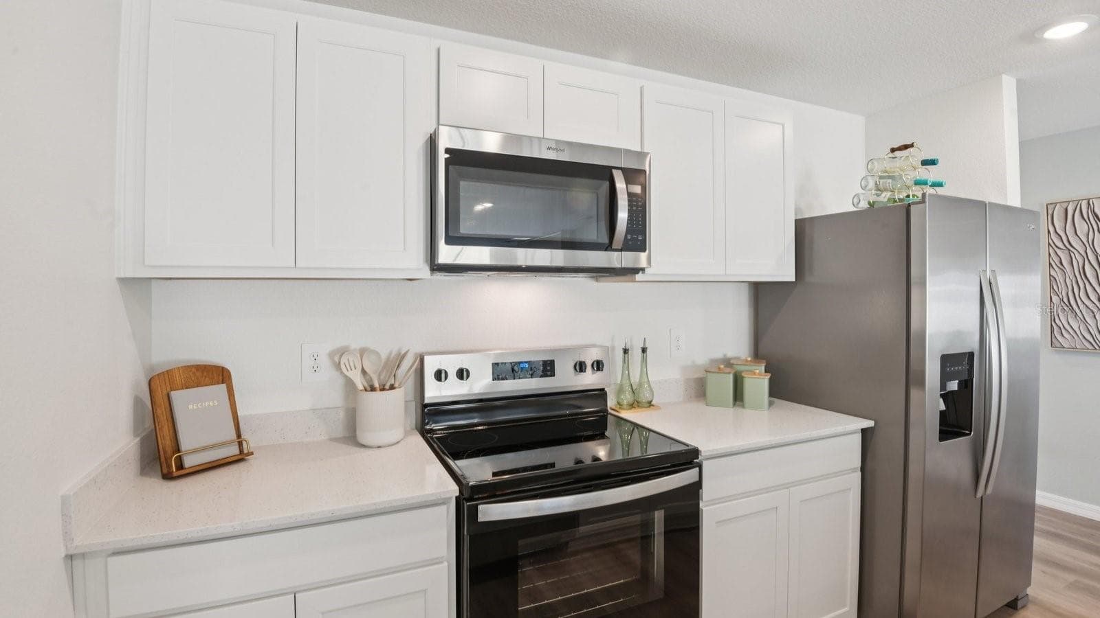 Single Family Residence at 12019 ISLE ROYALE DR, HUDSON, photo 11 of 25