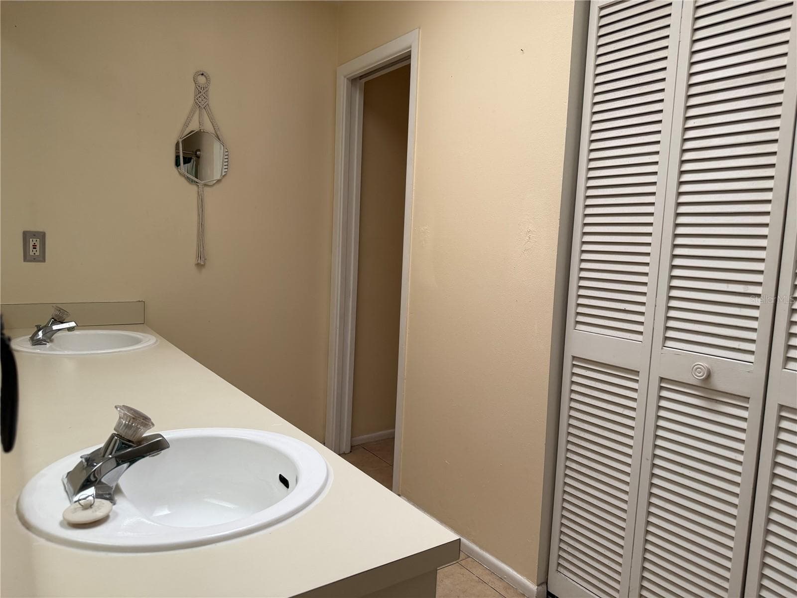 Primary Bathroom - 13811 LAZY OAK DR #21, TAMPA