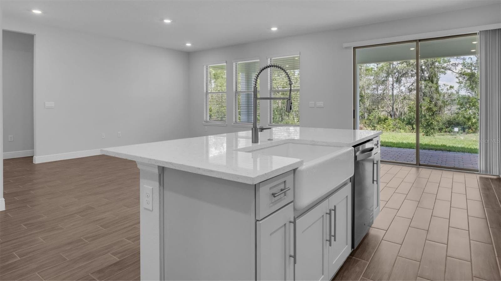 Single Family Residence at 11815 SHINE VIEW LN, WINTER GARDEN, photo 4 of 60