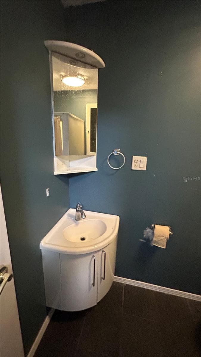 Flex Space Bath - 721 MCGREGOR RD, DELAND