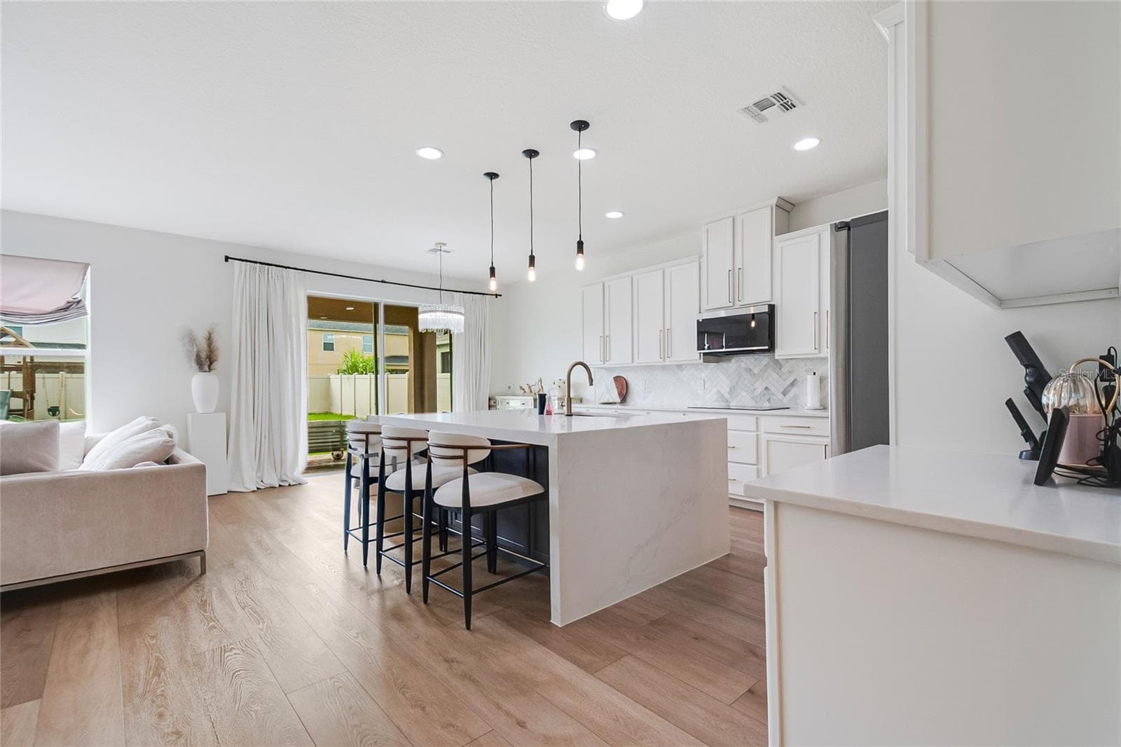 Single Family Residence at 3761 MT VERNON WAY, KISSIMMEE, photo 13 of 77