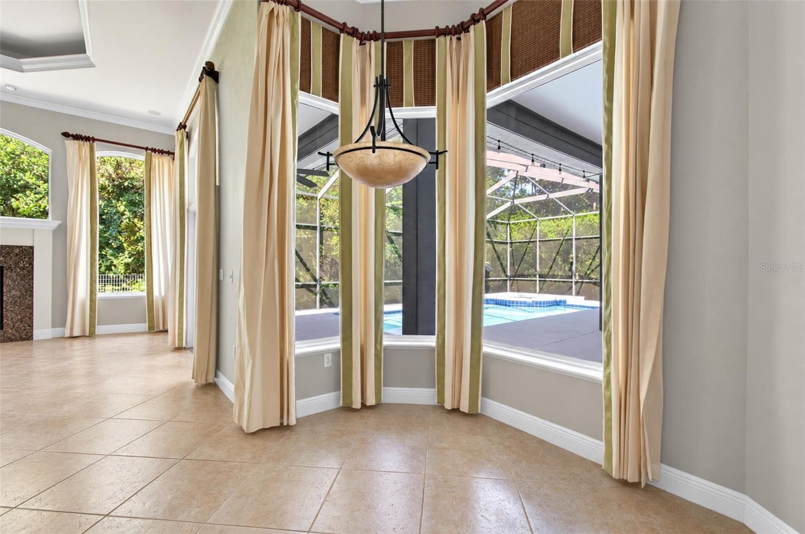 Breakfast Nook - 1326 SW 90TH ST, GAINESVILLE