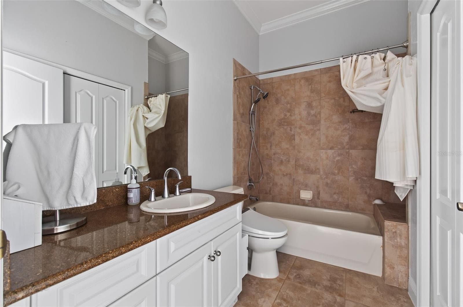 In-Law Suite Bathroom - 1326 SW 90TH ST, GAINESVILLE