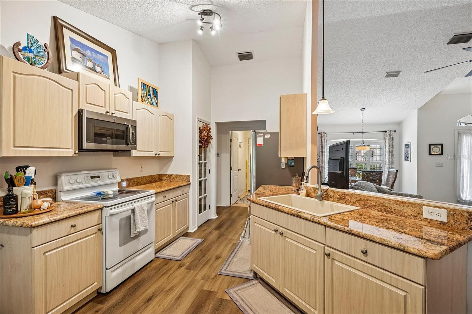 Single Family Residence at 2308 E DEL WEBB BLVD, SUN CITY CENTER, photo 14 of 59