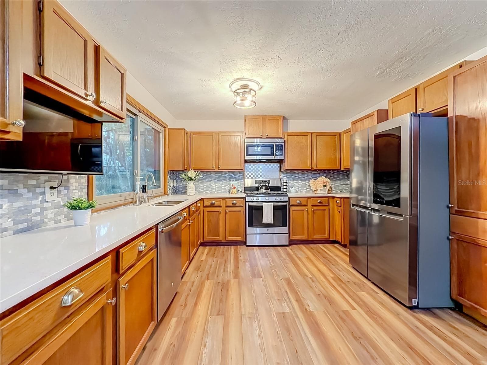 Single Family Residence at 825 MELLOWOOD AVE, ORLANDO, photo 7 of 60