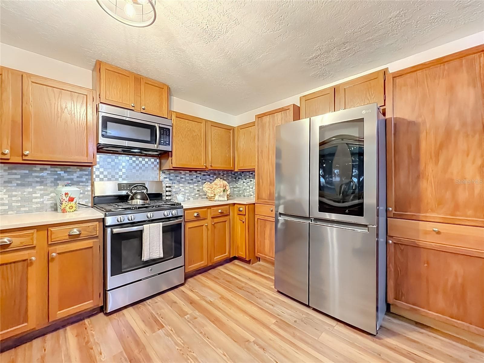 Single Family Residence at 825 MELLOWOOD AVE, ORLANDO, photo 9 of 60