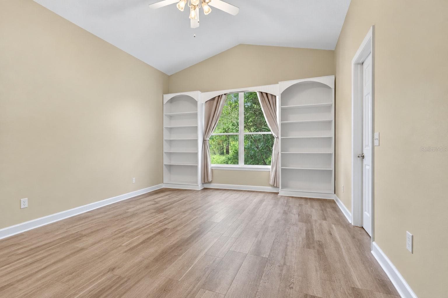 Single Family Residence at 6130 BRIDLEFORD DR, WESLEY CHAPEL, photo 26 of 49