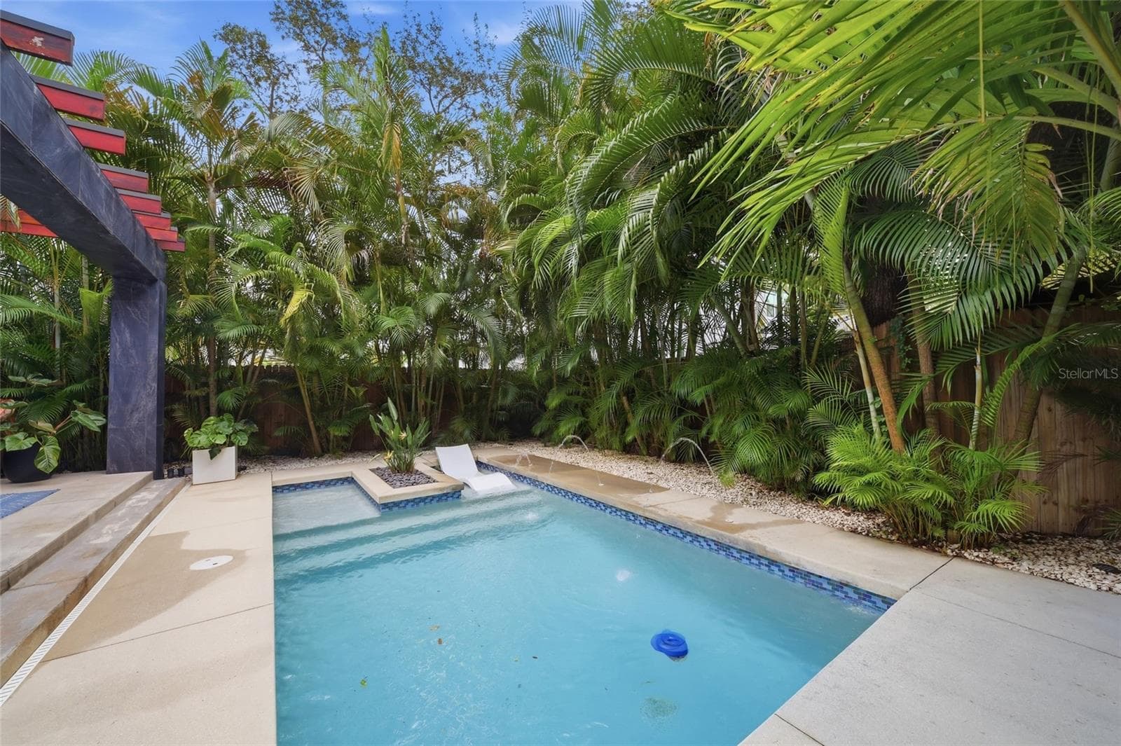 Single Family Residence at 2476 FLOYD ST, SARASOTA, photo 27 of 75