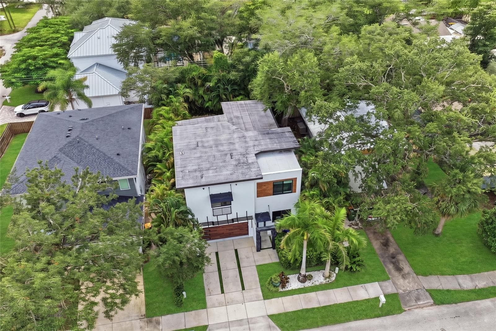 Single Family Residence at 2476 FLOYD ST, SARASOTA, photo 47 of 75