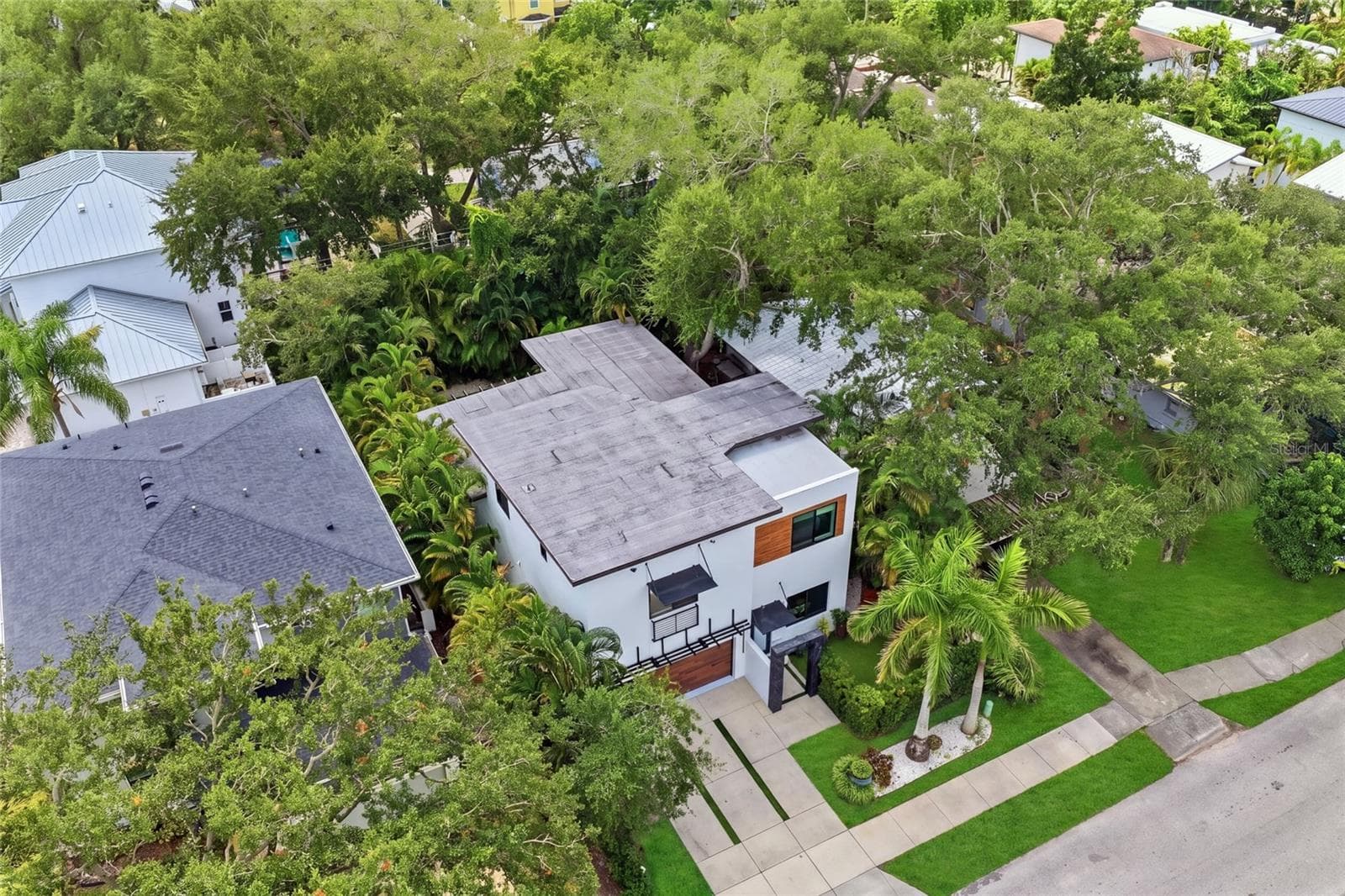 Single Family Residence at 2476 FLOYD ST, SARASOTA, photo 48 of 75