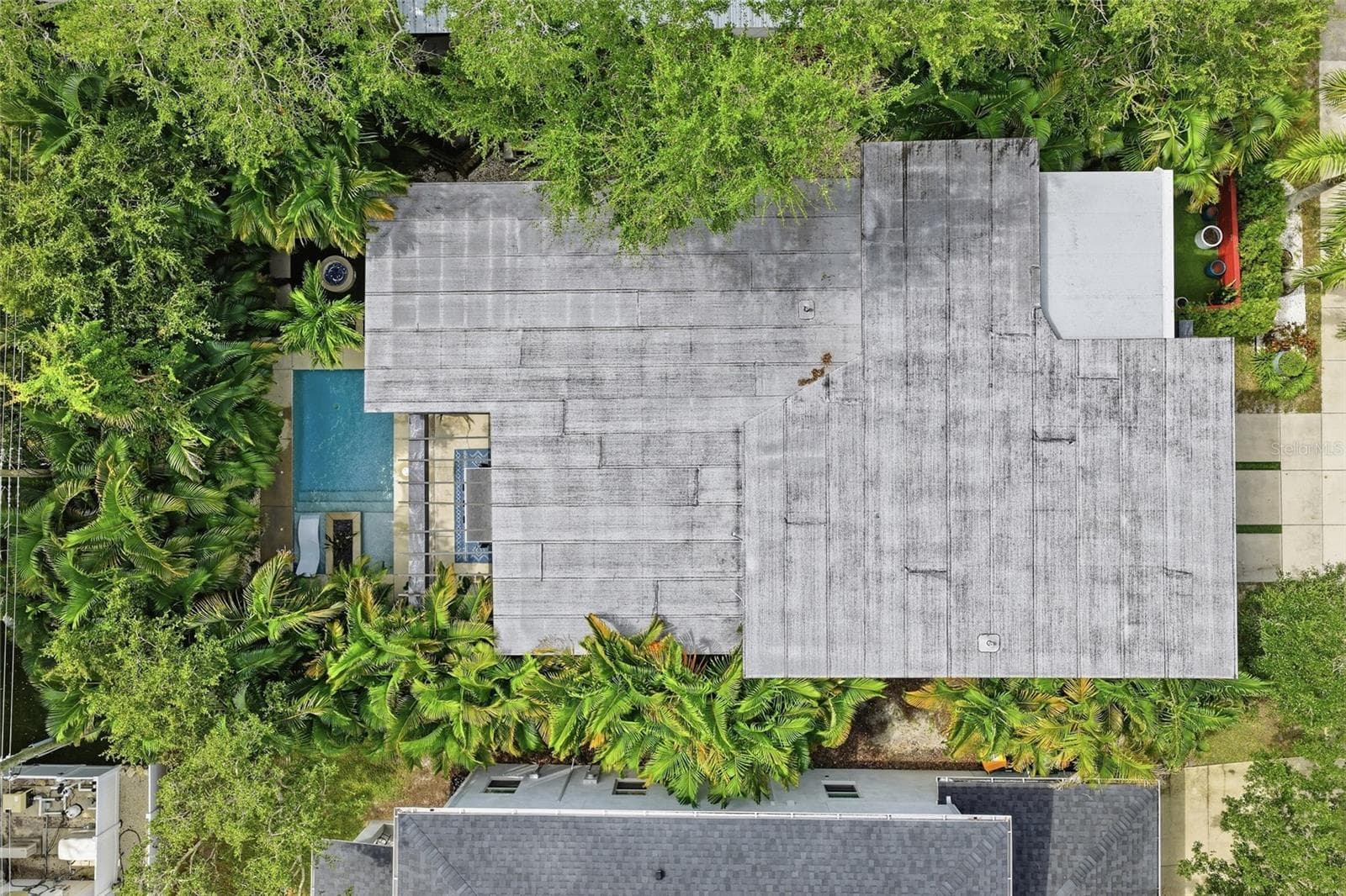 Single Family Residence at 2476 FLOYD ST, SARASOTA, photo 51 of 75