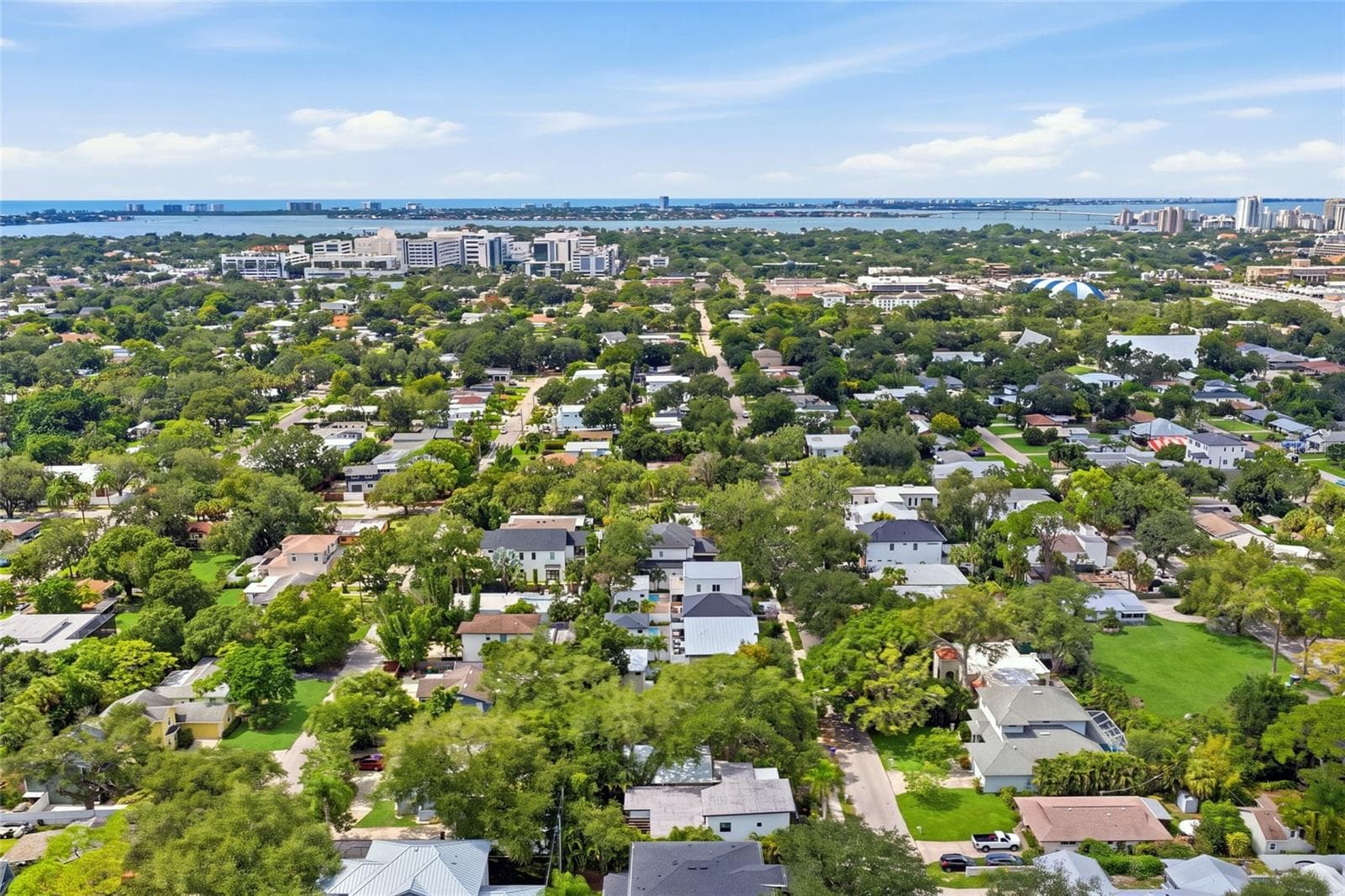 Single Family Residence at 2476 FLOYD ST, SARASOTA, photo 52 of 75