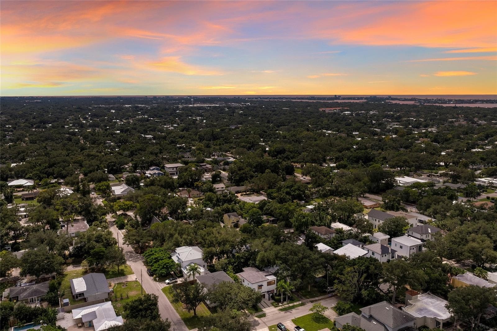 Single Family Residence at 2476 FLOYD ST, SARASOTA, photo 62 of 75