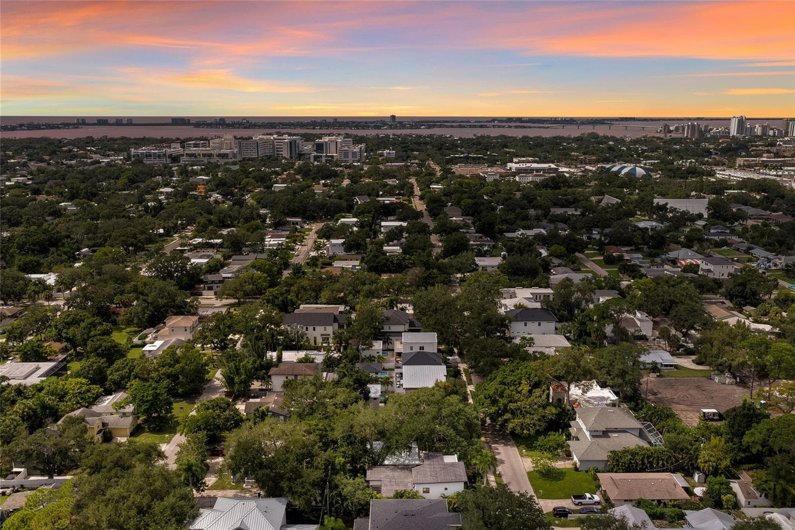 Single Family Residence at 2476 FLOYD ST, SARASOTA, photo 63 of 75