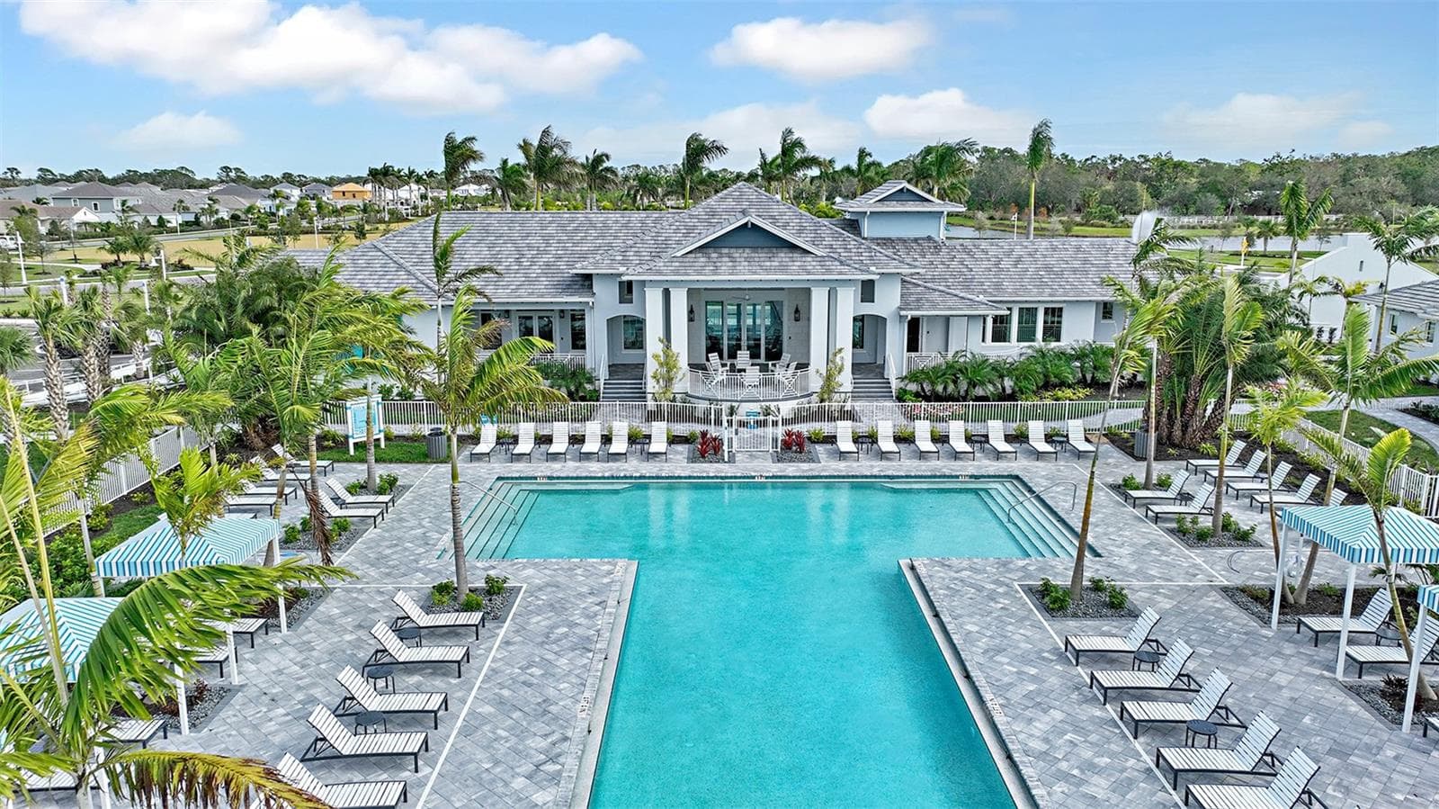 Single Family Residence at 10130 CRYSTAL ISLES CIR, SARASOTA, photo 11 of 48