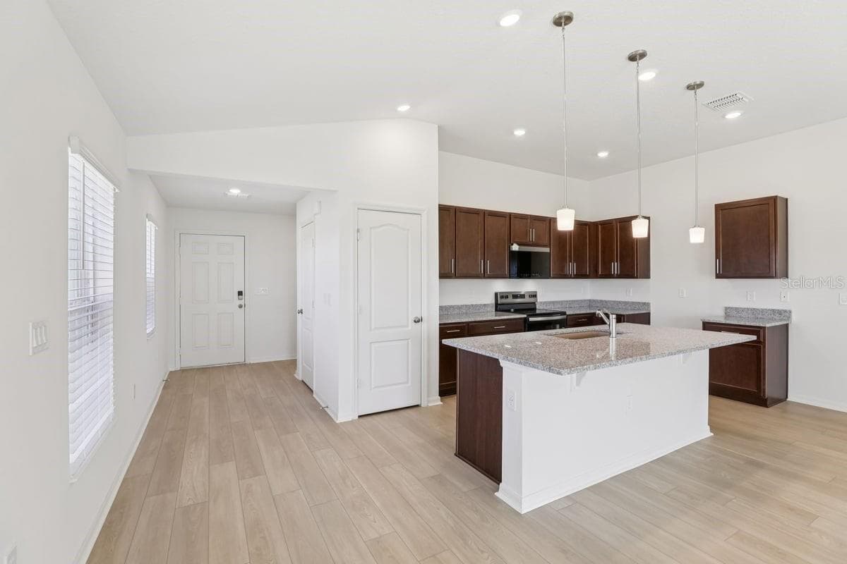 Single Family Residence at 1516 KAYLA CIR, LAKE WALES, photo 5 of 20