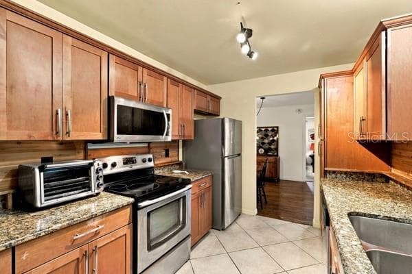 Single Family Residence at 17565 SE 102ND AVE, SUMMERFIELD, photo 10 of 50