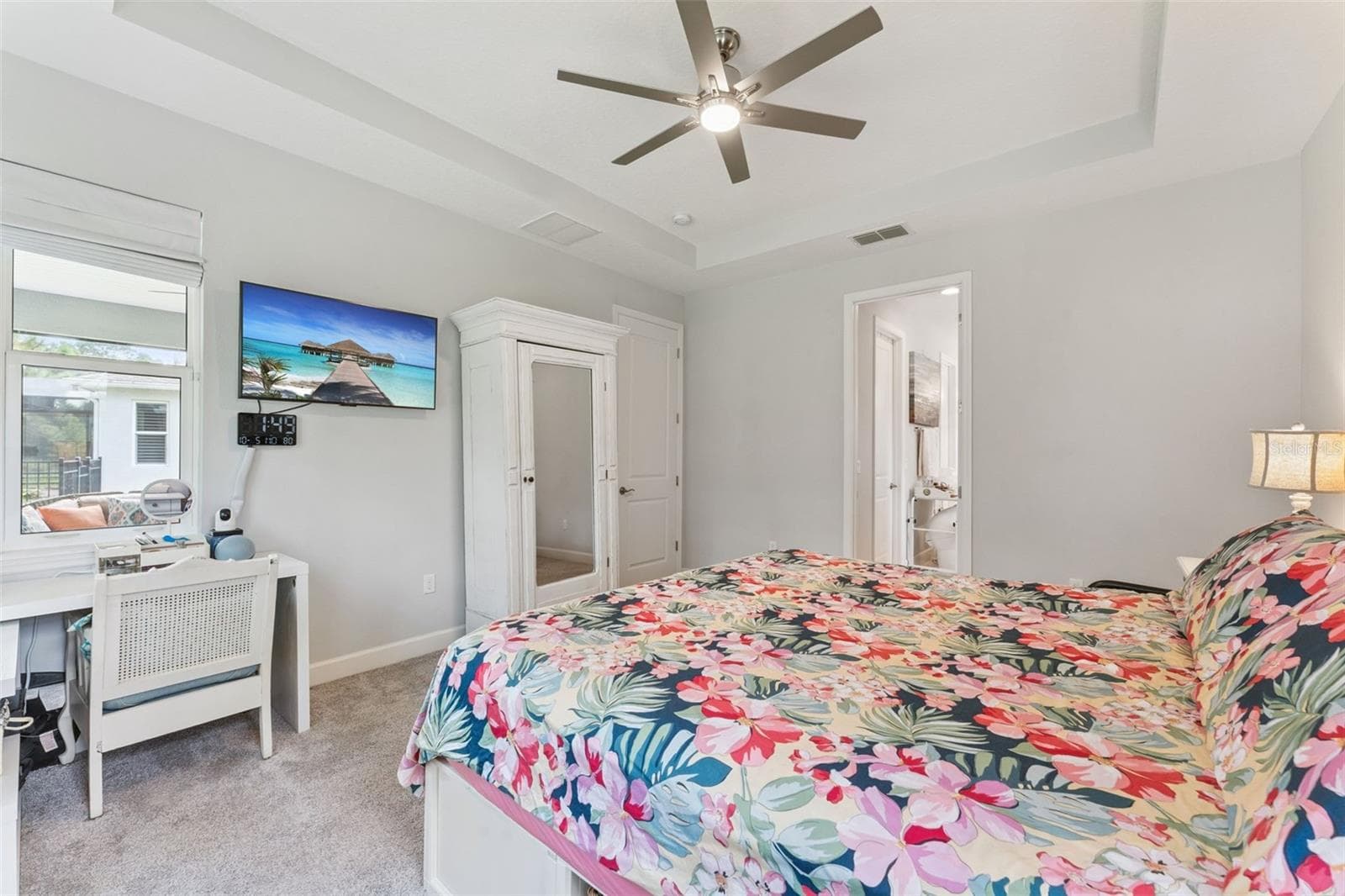 Primary Bedroom w/ en suite bathroom - 1305 HAYTON AVE., DELAND
