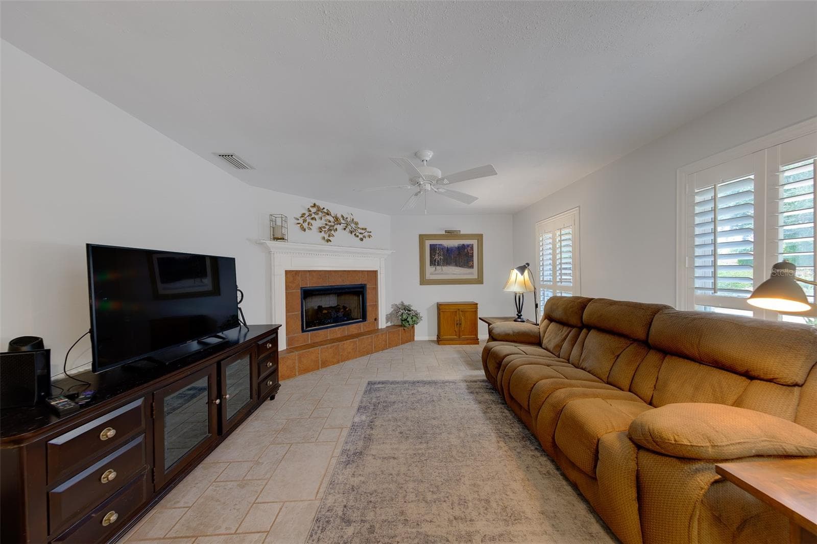 Single Family Residence at 3 BIRDIE LN, PALM HARBOR, photo 8 of 57