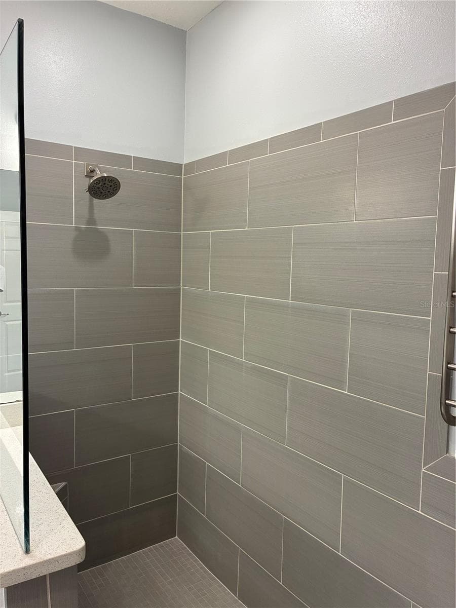 Master shower - 14212 SUNRIVER AVE, ORLANDO