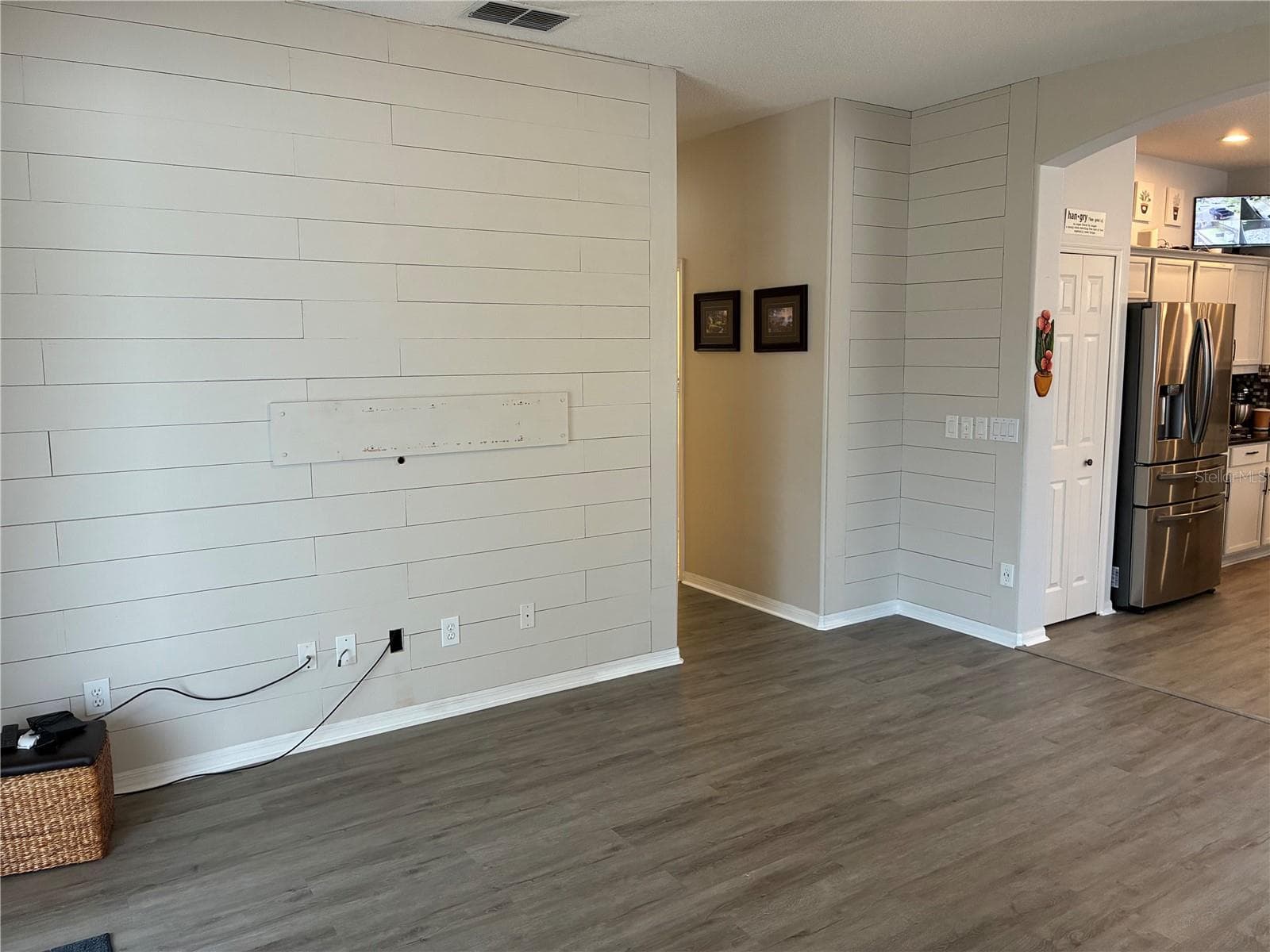 Livingroom w/ hall to bedrooms - 14212 SUNRIVER AVE, ORLANDO