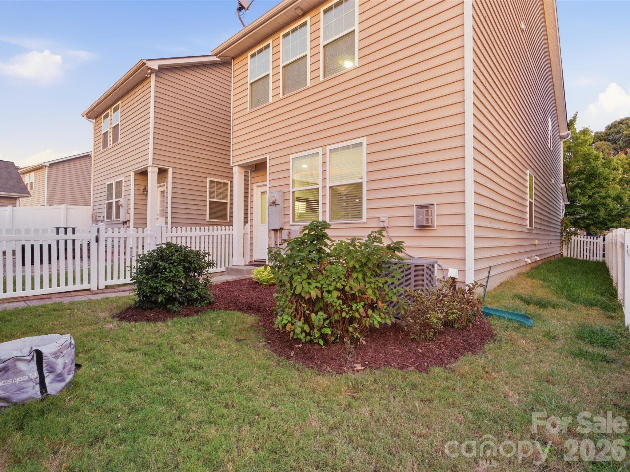 Single Family Residence at 13141 Heath Grove Drive, Huntersville, photo 30 of 32