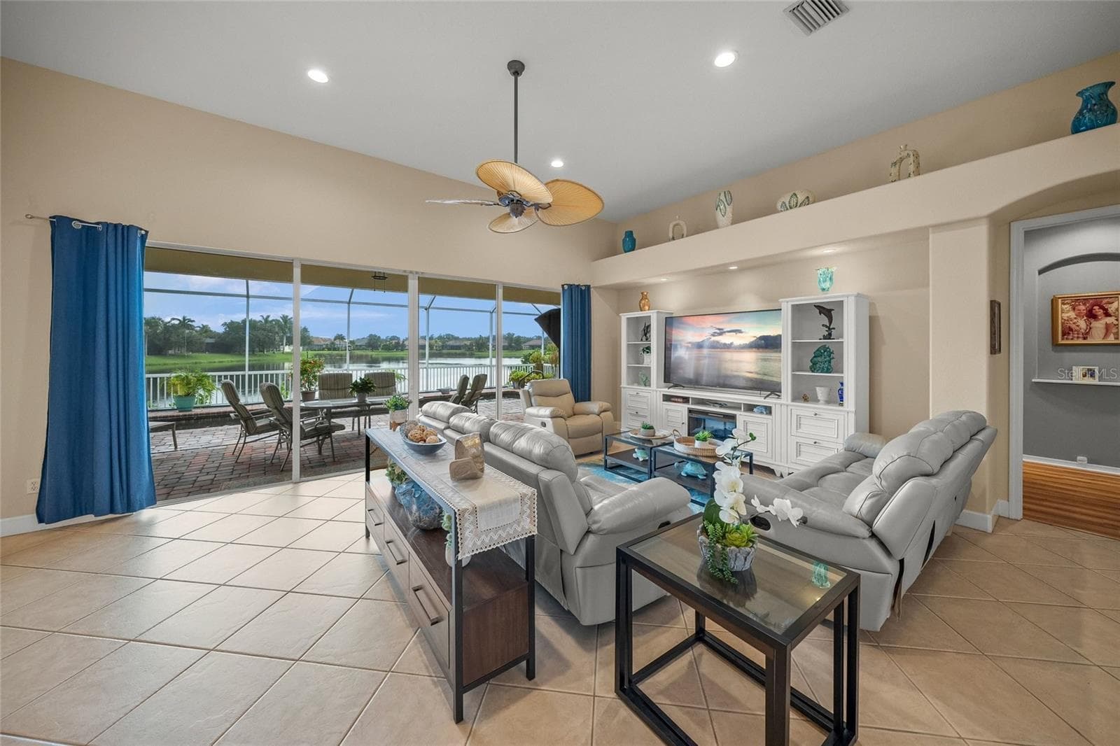 Single Family Residence at 2889 GRAZELAND DR, SARASOTA, photo 20 of 60