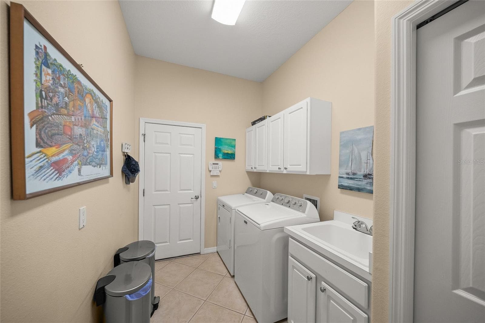 Single Family Residence at 2889 GRAZELAND DR, SARASOTA, photo 35 of 60