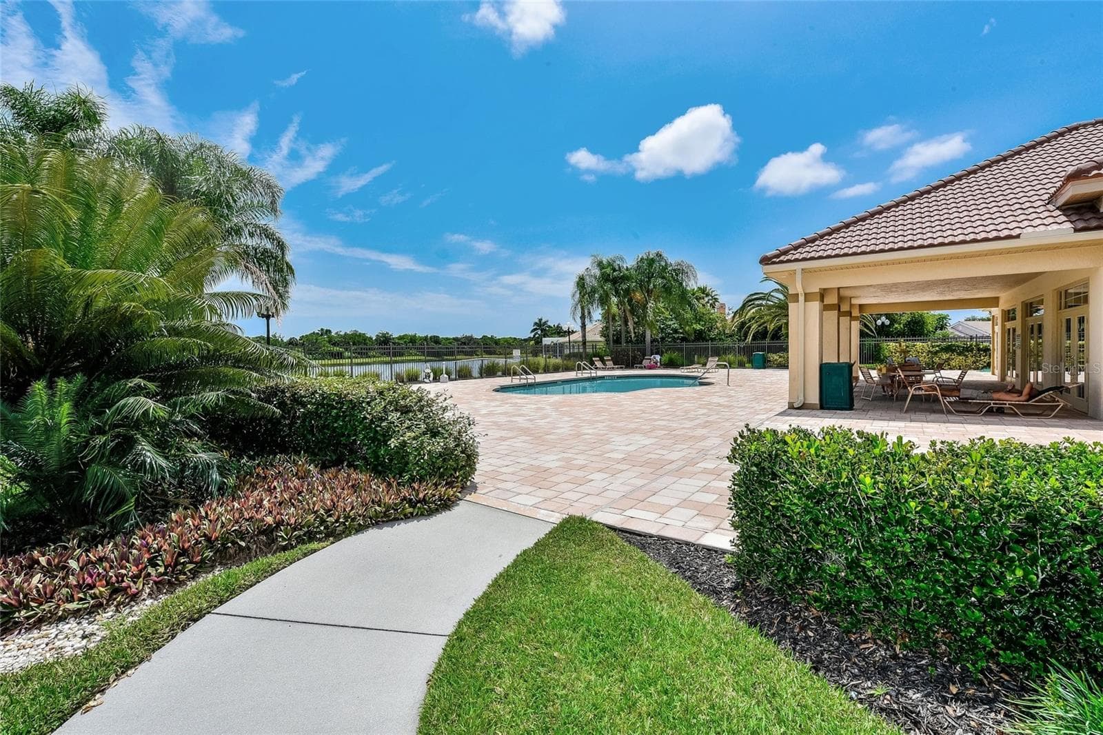 Single Family Residence at 2889 GRAZELAND DR, SARASOTA, photo 52 of 60