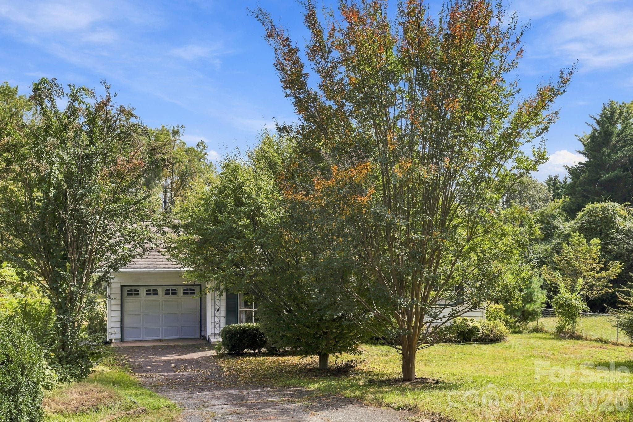 648 Crystal Drive - Conveniently located one-level living in Hendersonville, NC - 648 Crystal Drive, Hendersonville