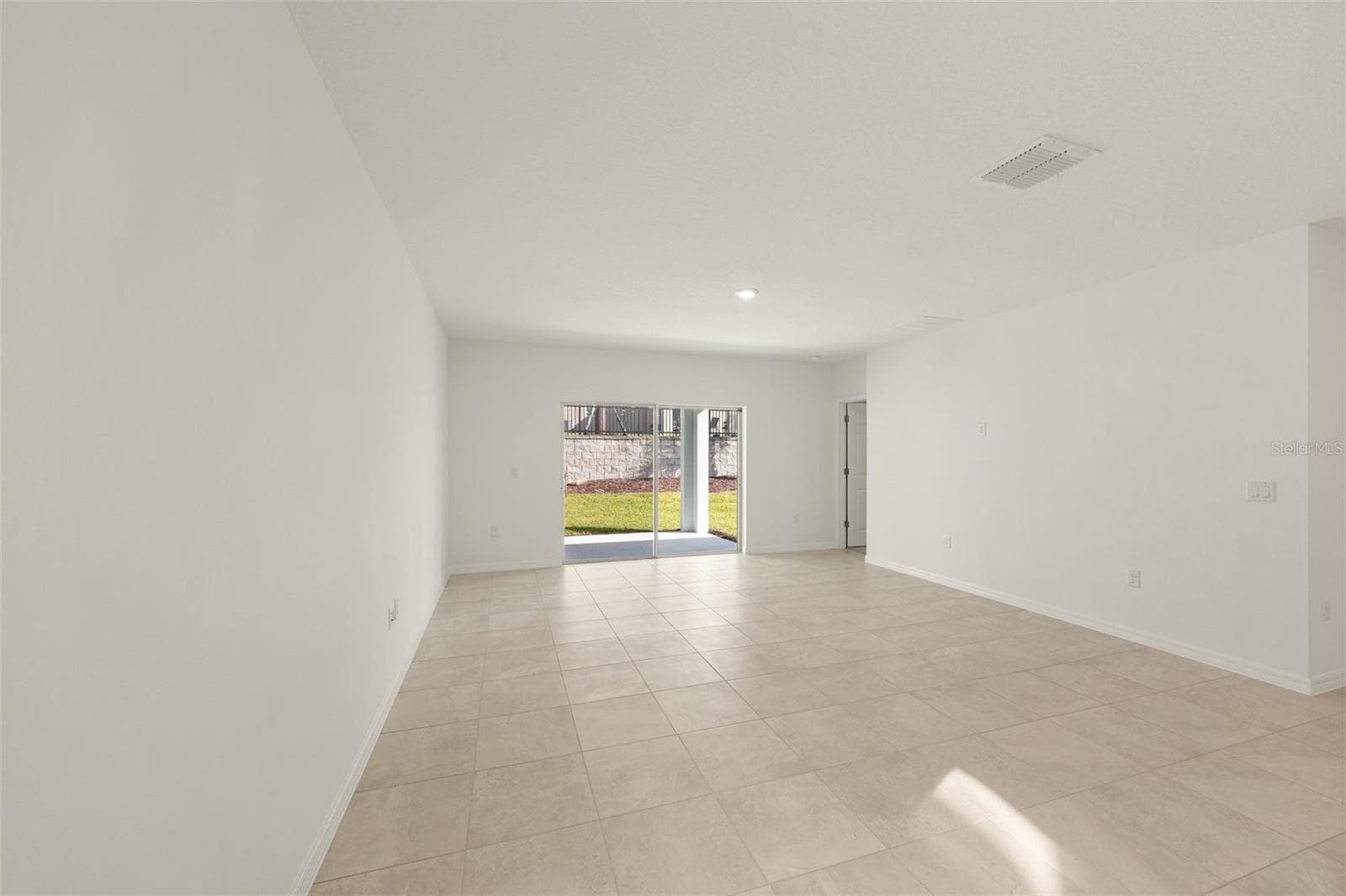 Great Room - 1260 WHITE ASH LOOP, DELAND