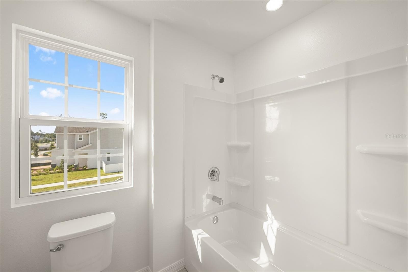 Bathroom 2 - 1260 WHITE ASH LOOP, DELAND