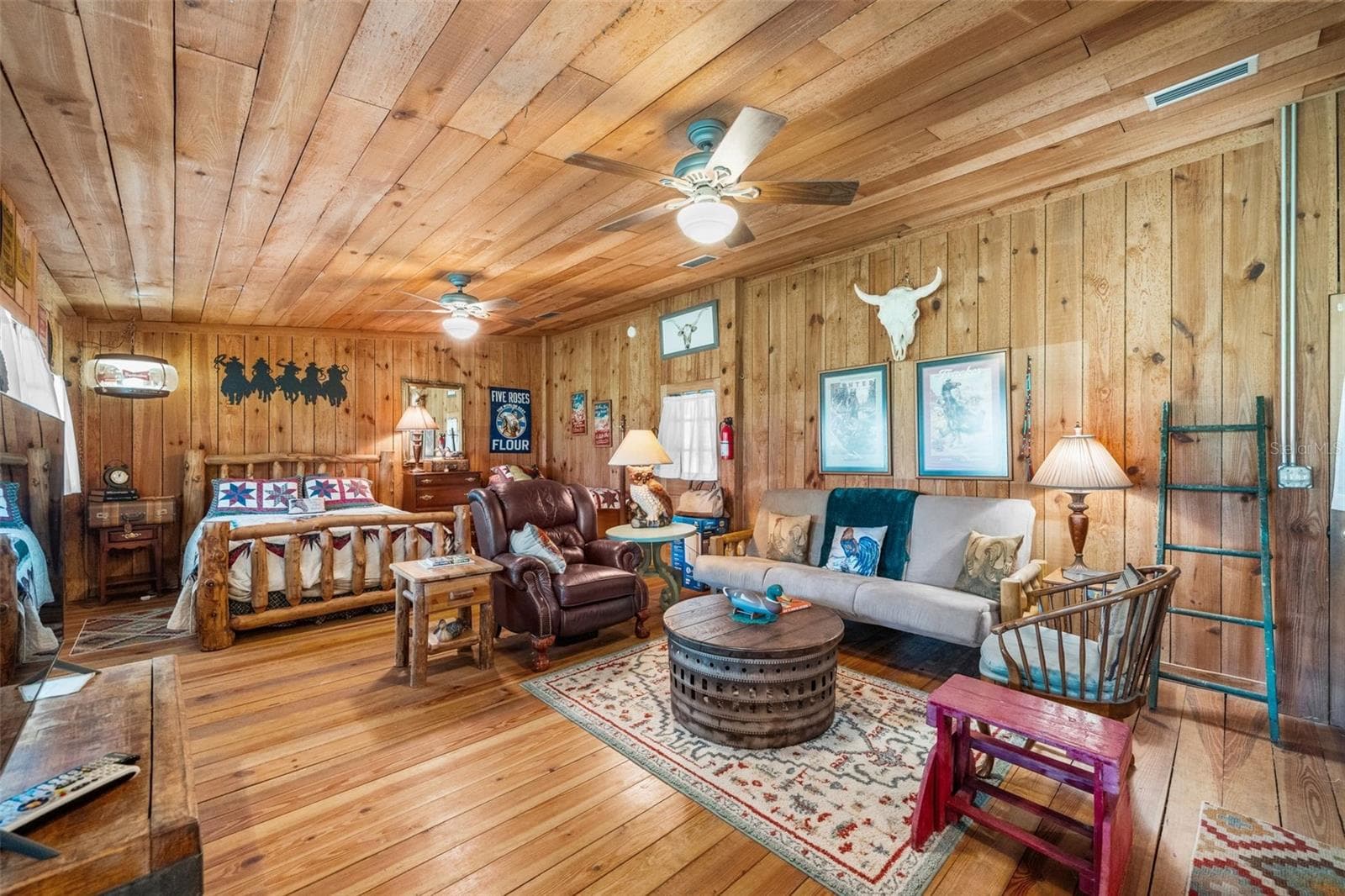 Single Family Residence at METES & BOUNDS, STARKE, photo 21 of 41