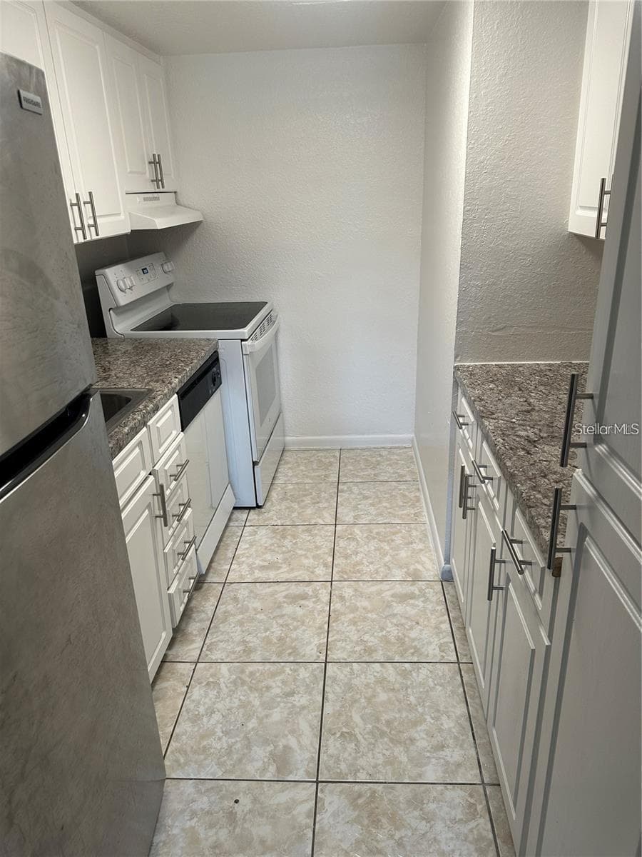 Condominium at 778 RIDENHOUR CIR #778, ORLANDO, photo 4 of 6