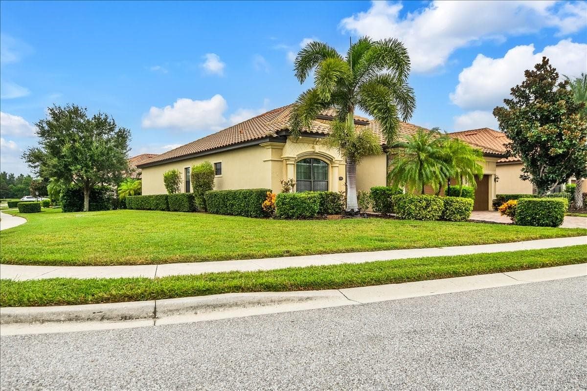 Single Family Residence at 13003 BELKNAP PL, BRADENTON, photo 2 of 42