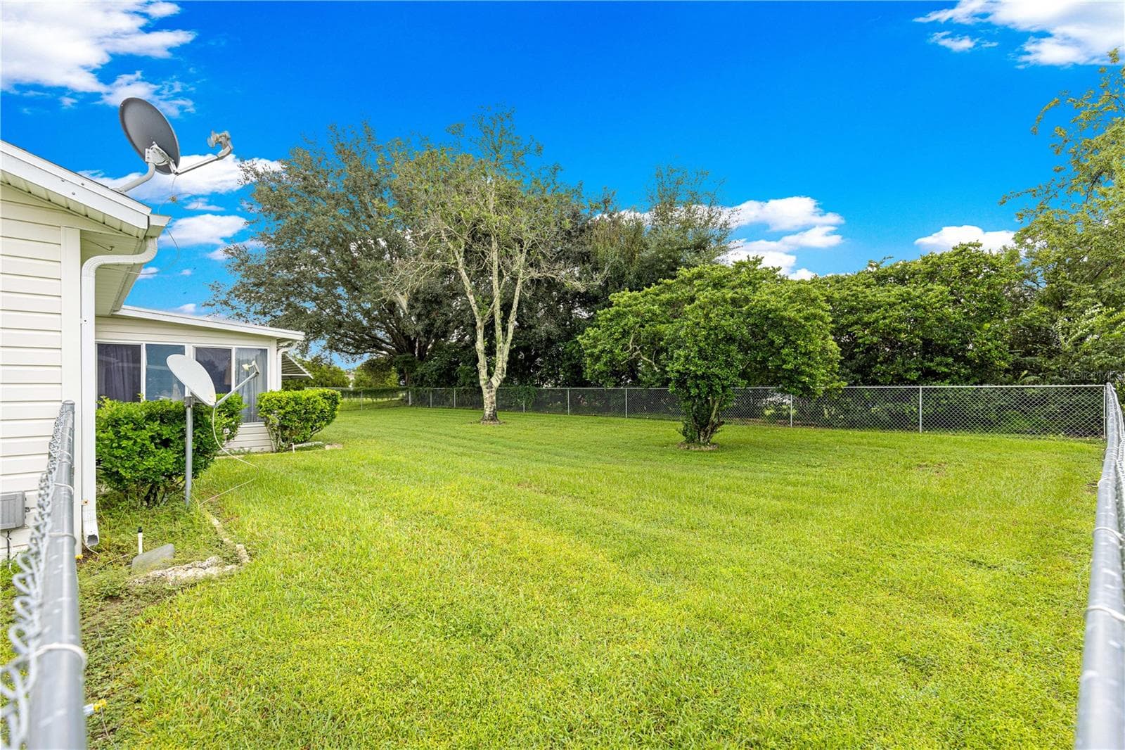 FENCED IN OVER-SIZED BACK YARD - 10434 SE 178TH PL, SUMMERFIELD